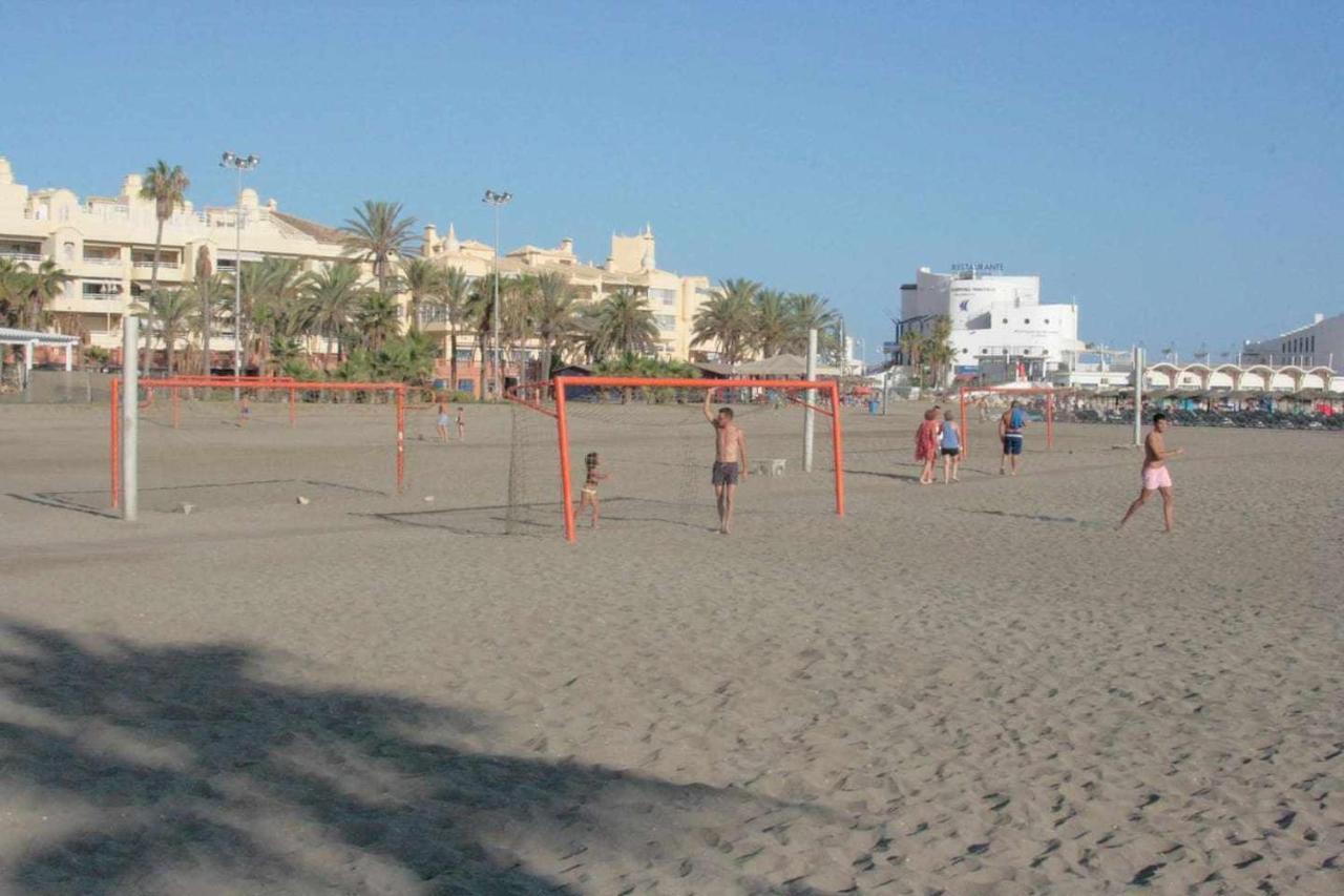 Pool And Beach In Benalmádena Eksteriør billede
